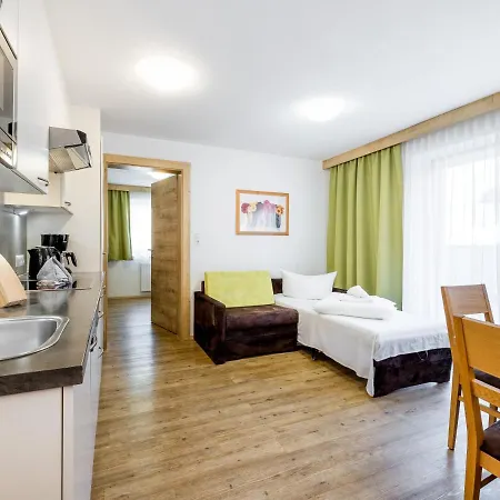 科罗娜公寓式酒店