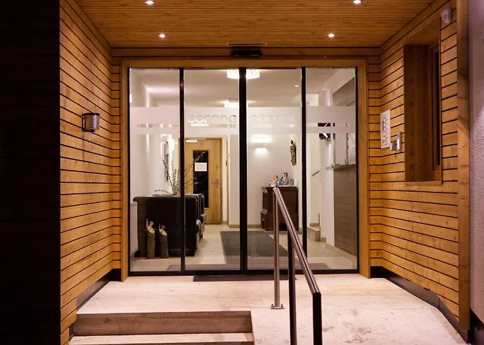 Apart Corona * Ζόλντεν